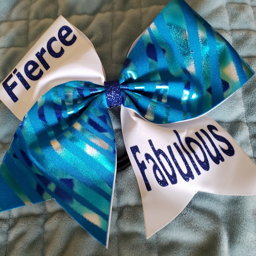 Cheerleading bow